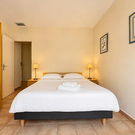 1-bedroom For Up To 5 People Apartment